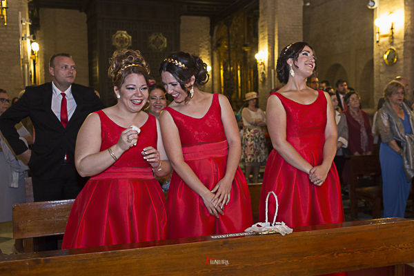las hermanas de la novia rotas de emoción