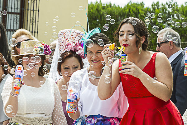 la alegría a raudales se desborda durante la fiesta de bienvenida