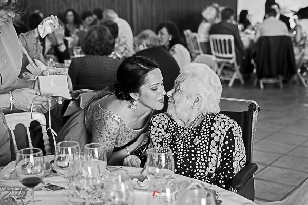 las abuelas de los novios, siempre presente