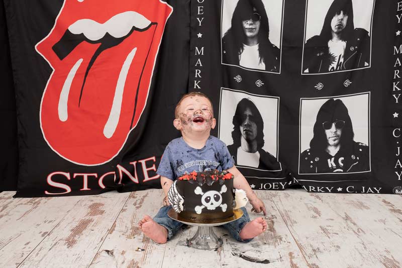 Fotos de cumpleaños con tarta en Sevilla