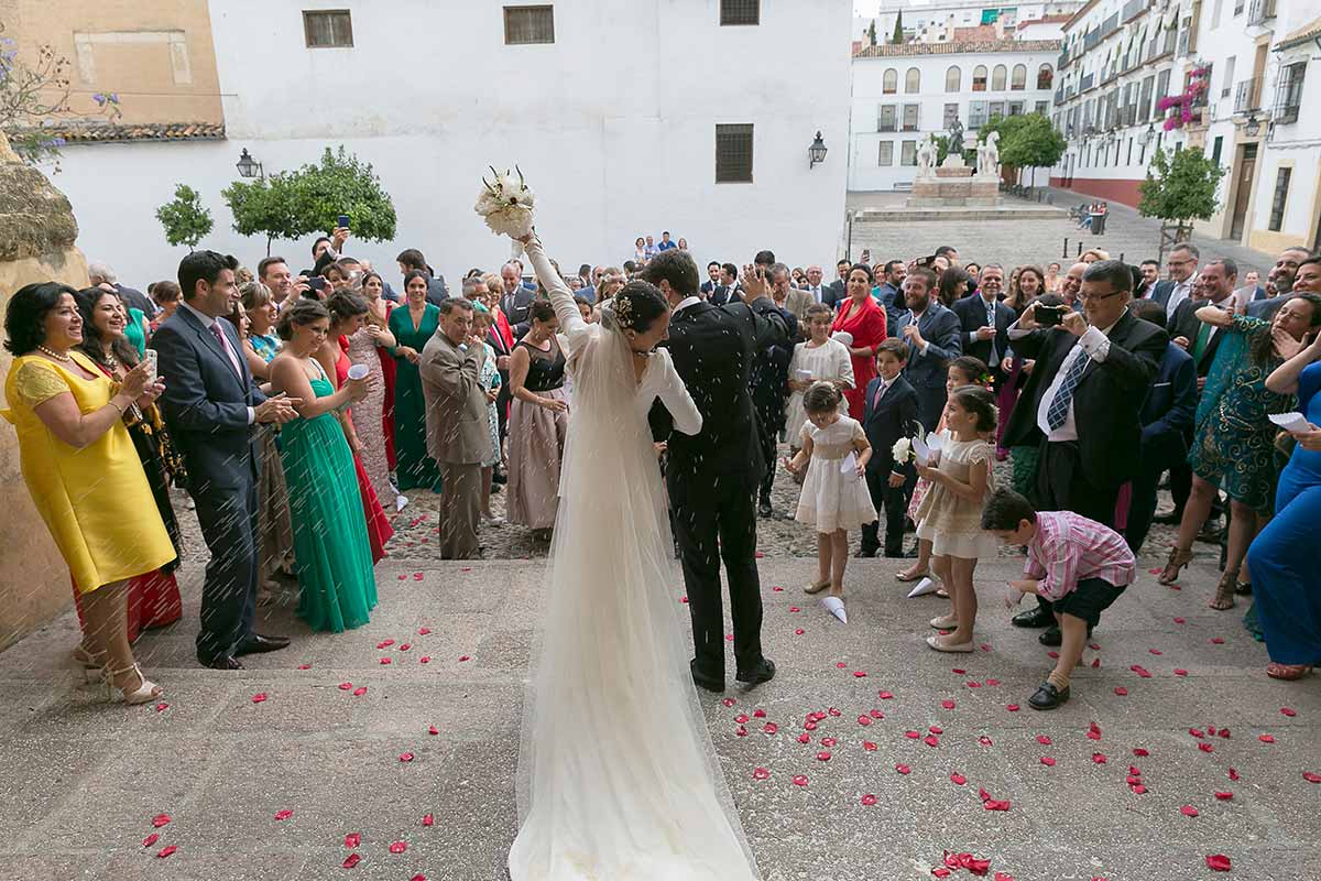 Fotos de boda en Sevilla sin posados y naturales